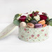 Стандарт-коробка с цветами и макарони "Ягодный Пирог"